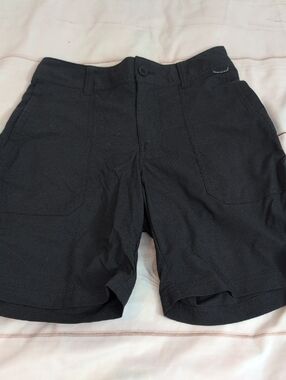 REI Sahara Black Bermuda Shorts size 2 Moisture Wicking Summer Performance
